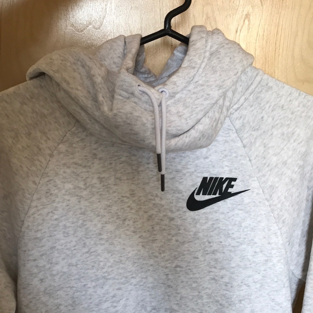 light grey Nike sweatshirt - Picture 2 of 3